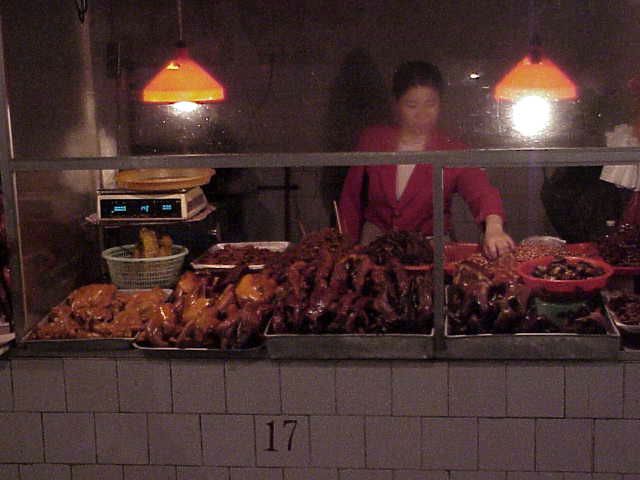    Selling roast duck        Market  Guilin